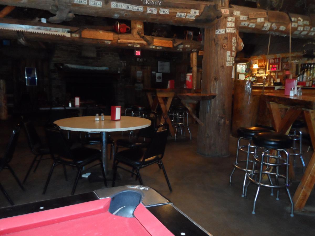 The Jack Saloon Motel Lolo Luaran gambar